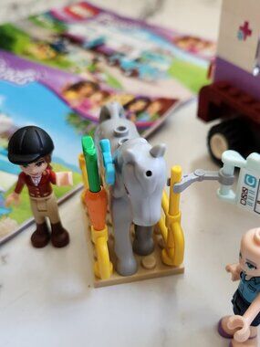 LEGO Friends 41125 Horse Vet Trailer – Incomplete Set